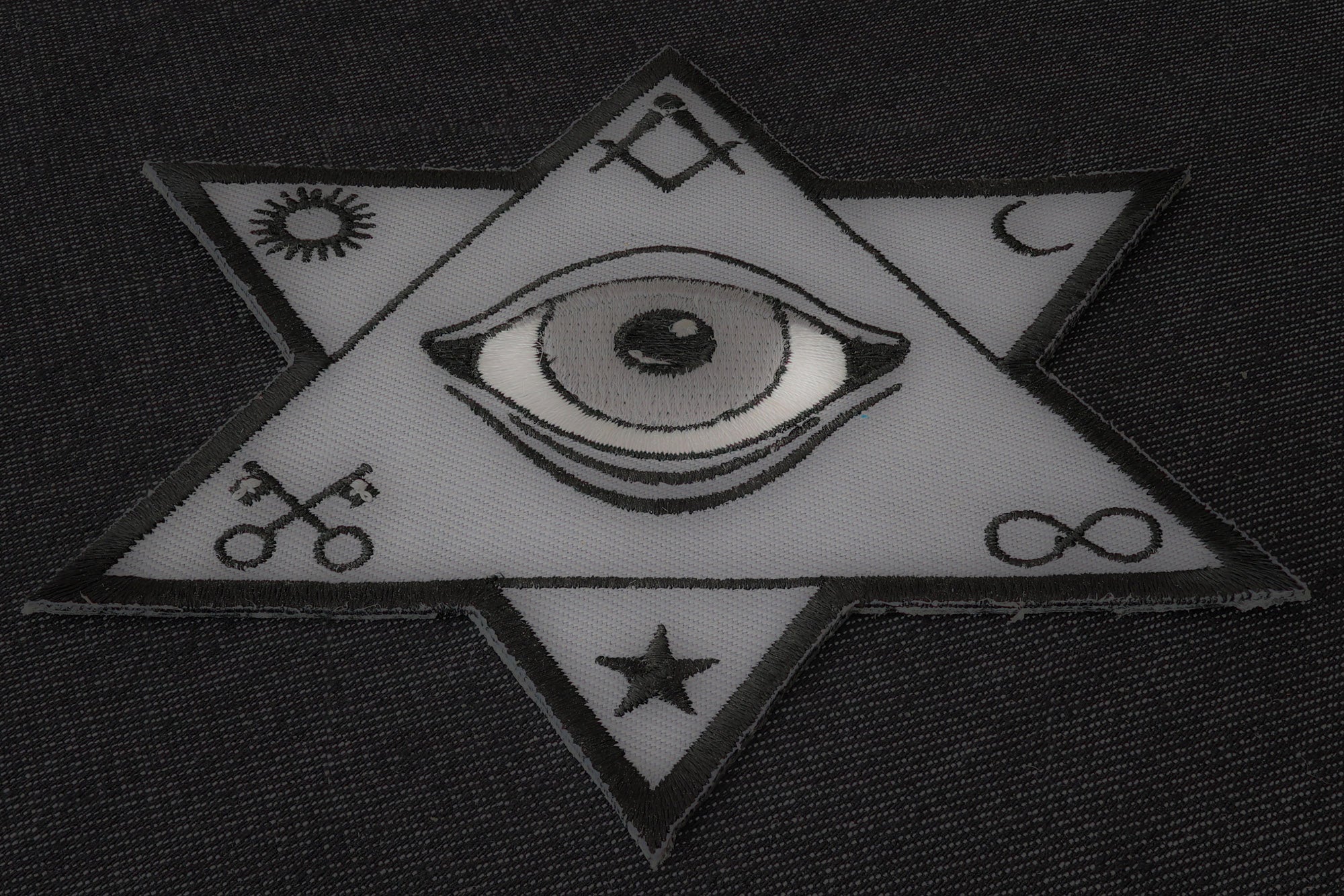 Illuminati Sign Embroidered Patch - Mysterious and Symbolic Design(  4 x 4 inches )